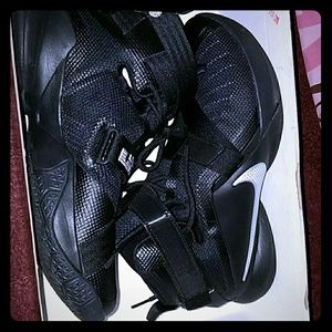 LeBron soldier 9s